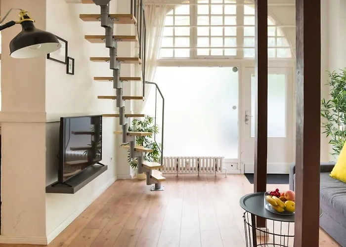 Stylish Loft Apartment Plus Selfcheckin Plus Street Parking