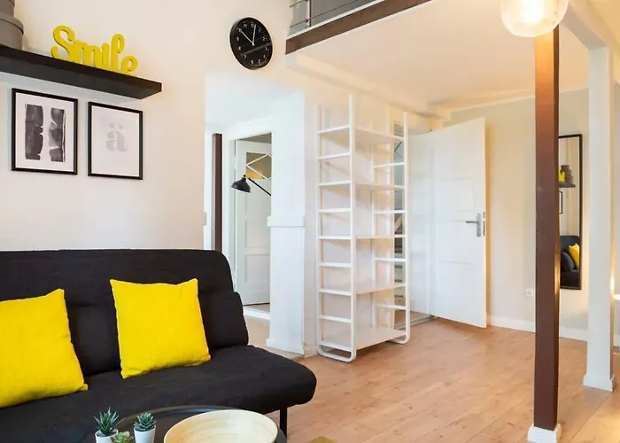 Stylish Loft Apartment Plus Selfcheckin Plus Street Parking